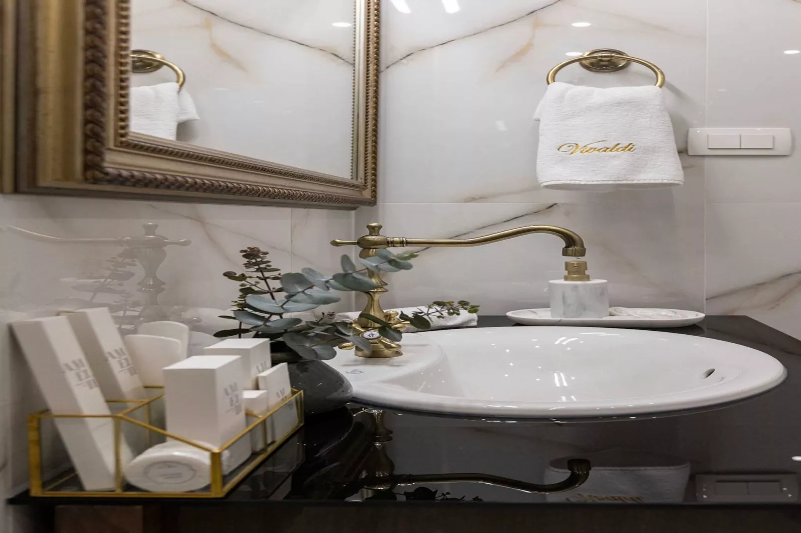 Vivaldi - Comfort Double Room (S2)-Bathroom