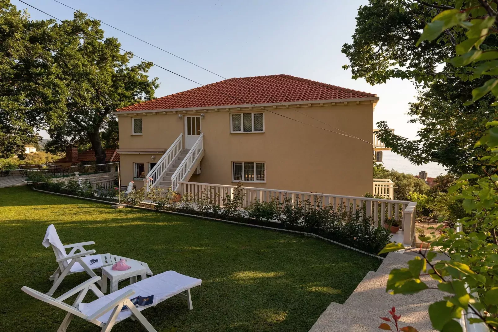 Apartments Belenum - Comfort Double Room with Balcony and Sea View (no.1)-Exterior summer