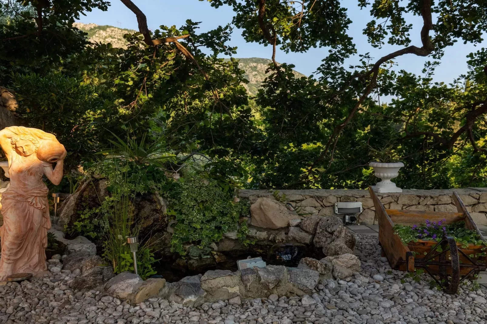 Apartments Belenum - Comfort Double Room with Balcony and Sea View (no.1)-Atmosphere