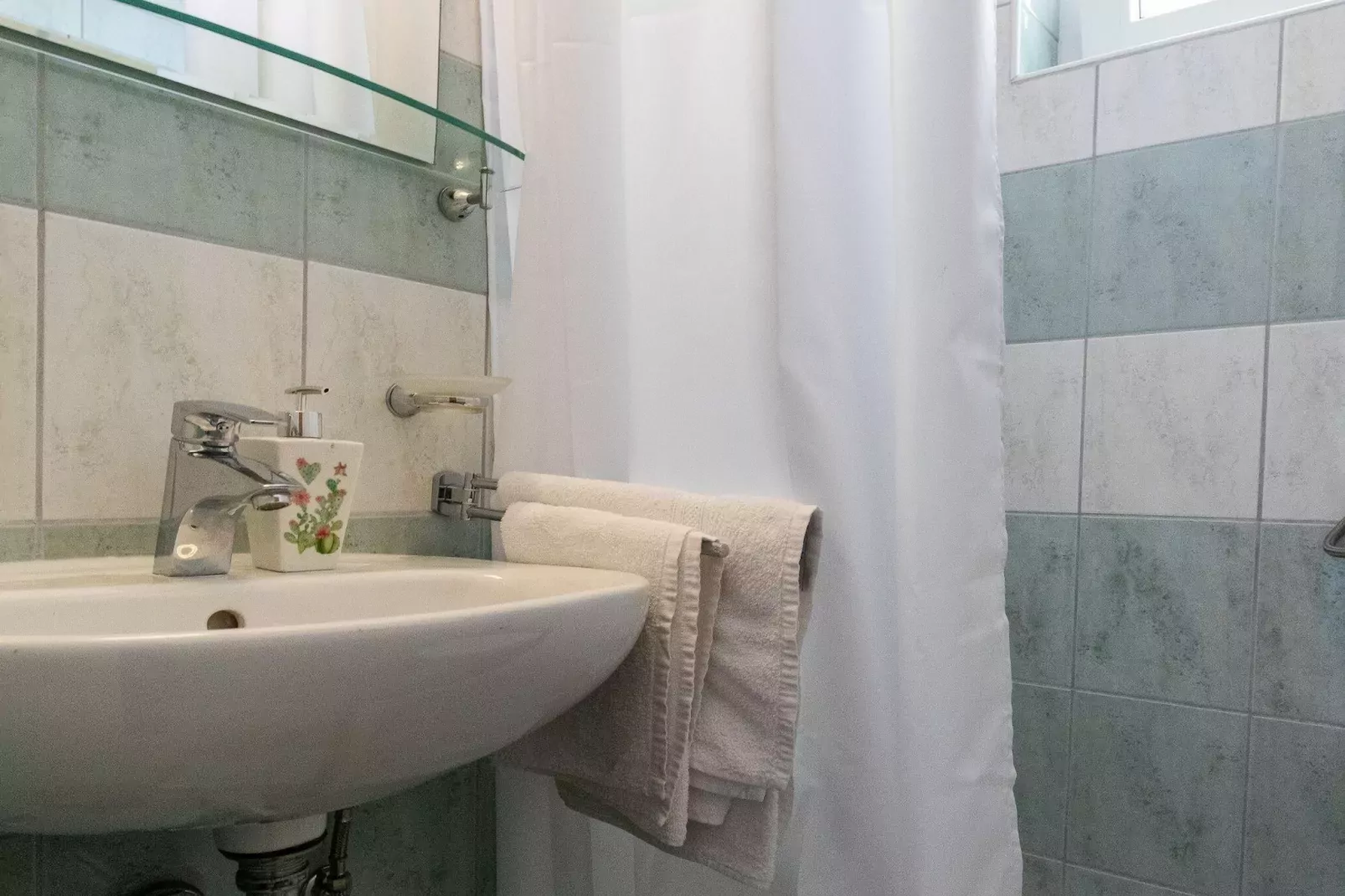 Apartments Belenum - Double Room with Balcony and Sea View (no.2)-Badezimmer