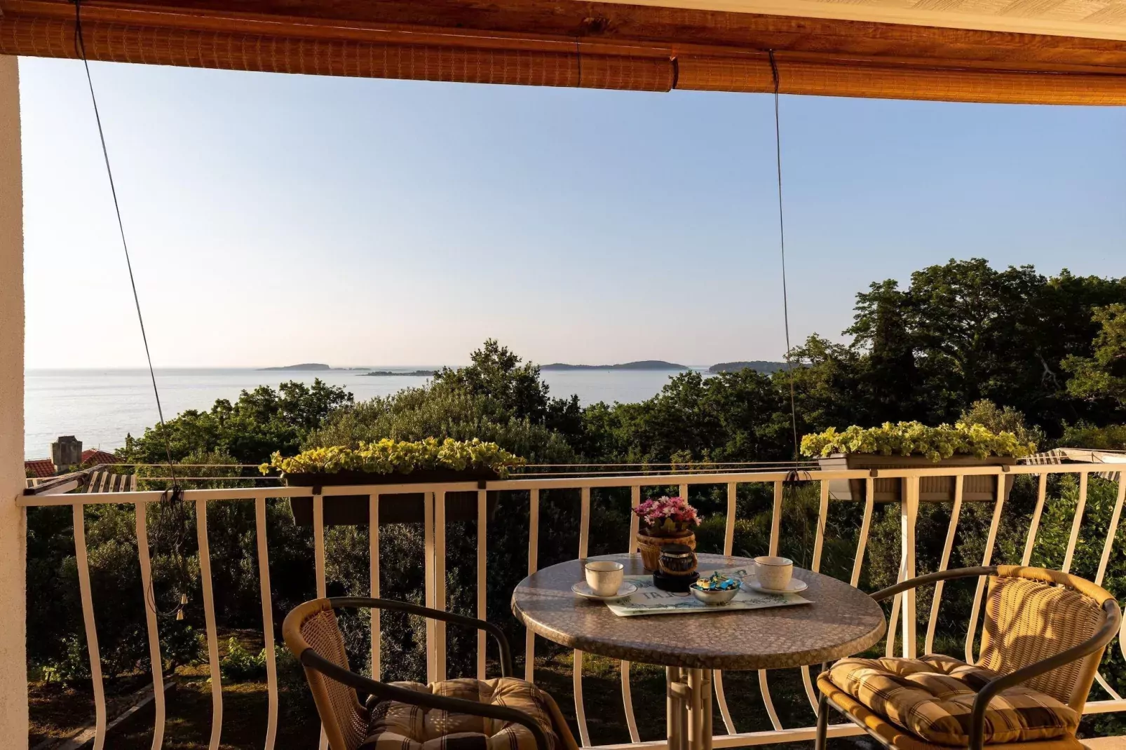 Apartments Belenum - Double Room with Balcony and Sea View (no.2)-Terrassenbalkon