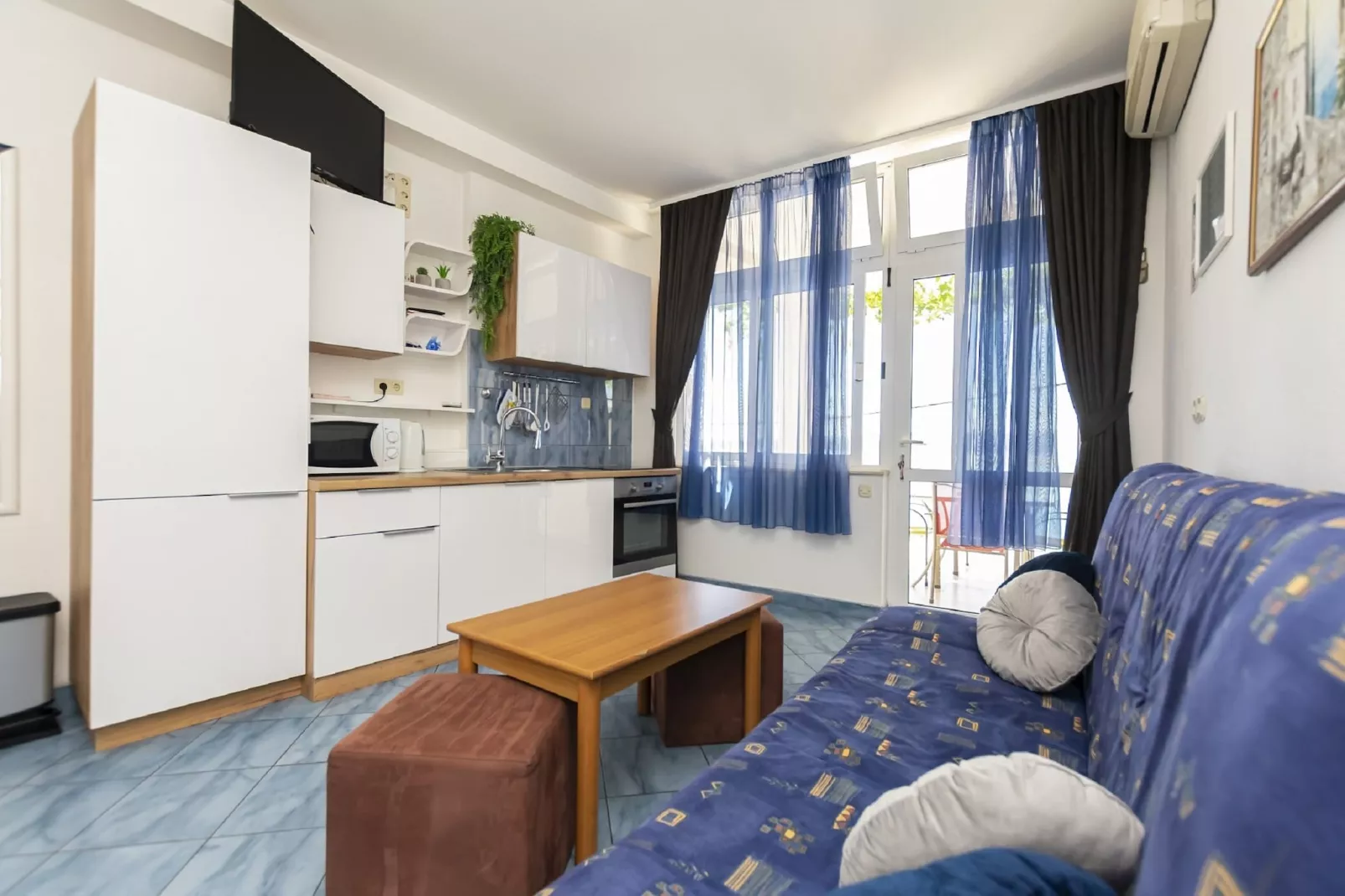Apartments Hope (Dugi Rat) - One-Bedroom Apartment with Terrace and Sea View (A2)-Kitchen