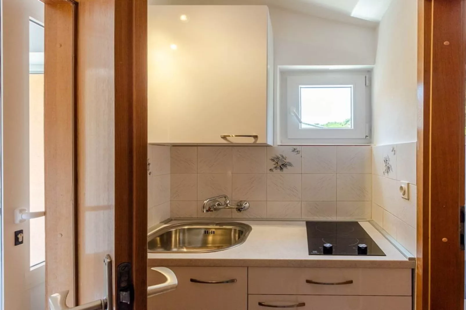 LaidBack Apartments - Standard One Bedroom Apartment with Balcony and Sea View (Azur)-Kitchen