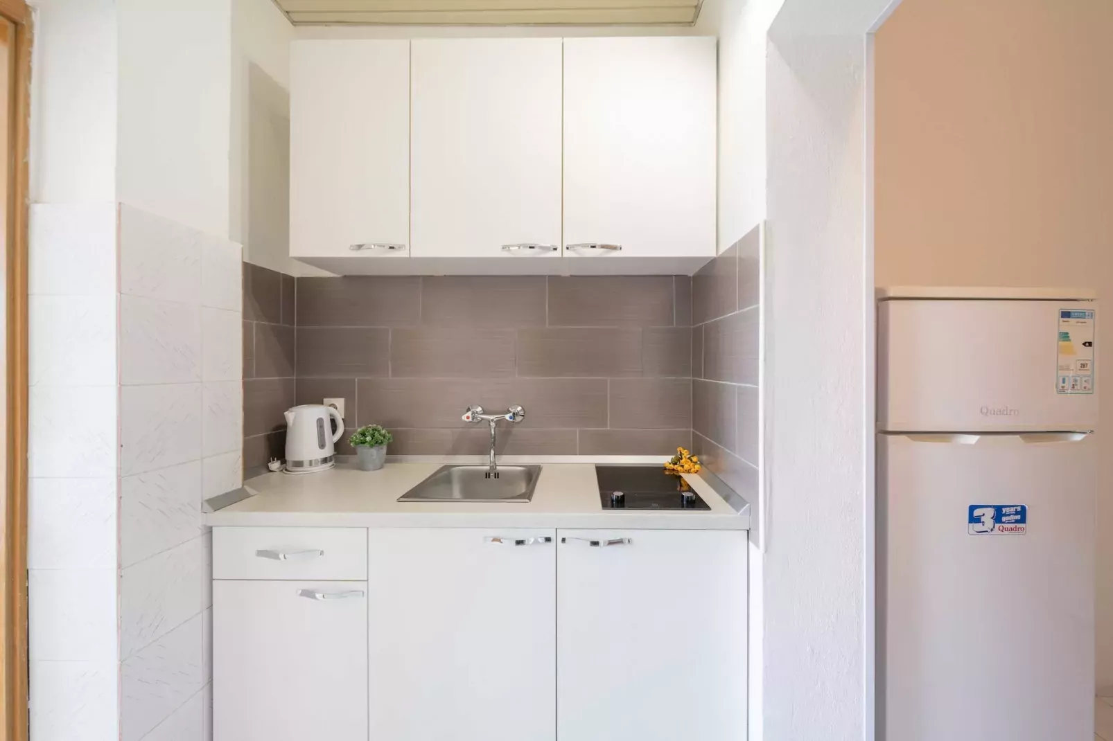 LaidBack Apartments - Comfort One Bedroom Apartment with Balcony and Sea View (Green)-Cuisine