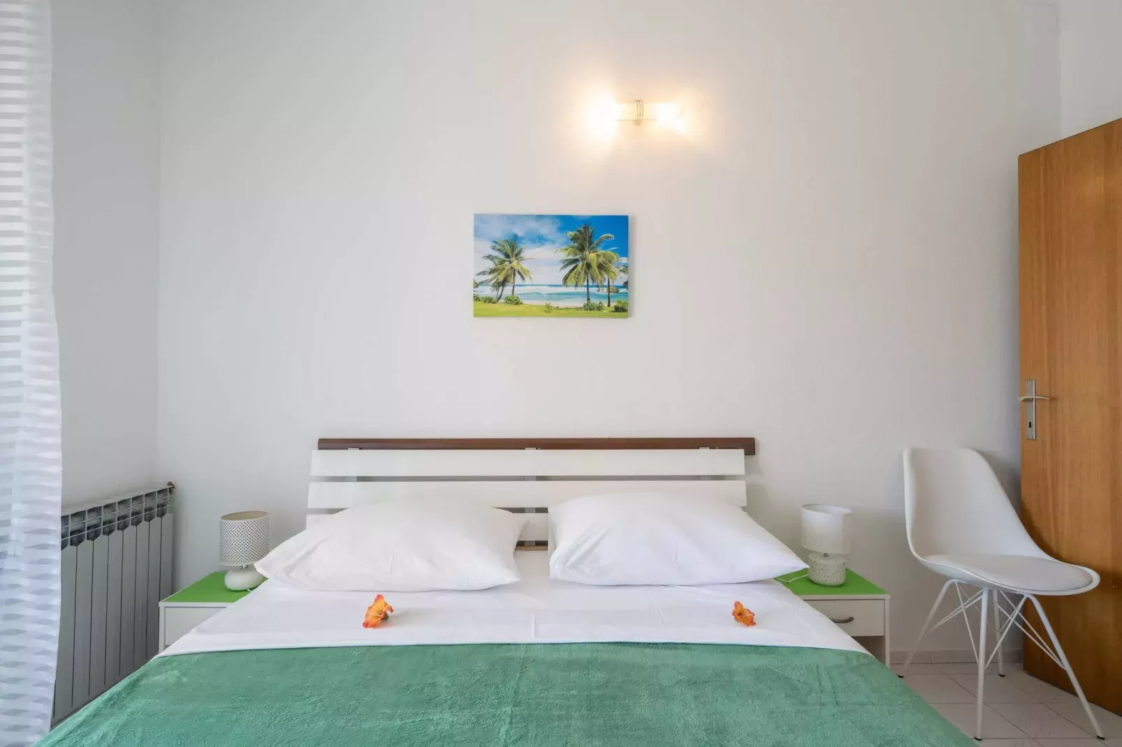 LaidBack Apartments - Comfort One Bedroom Apartment with Balcony and Sea View (Green)-Chambre