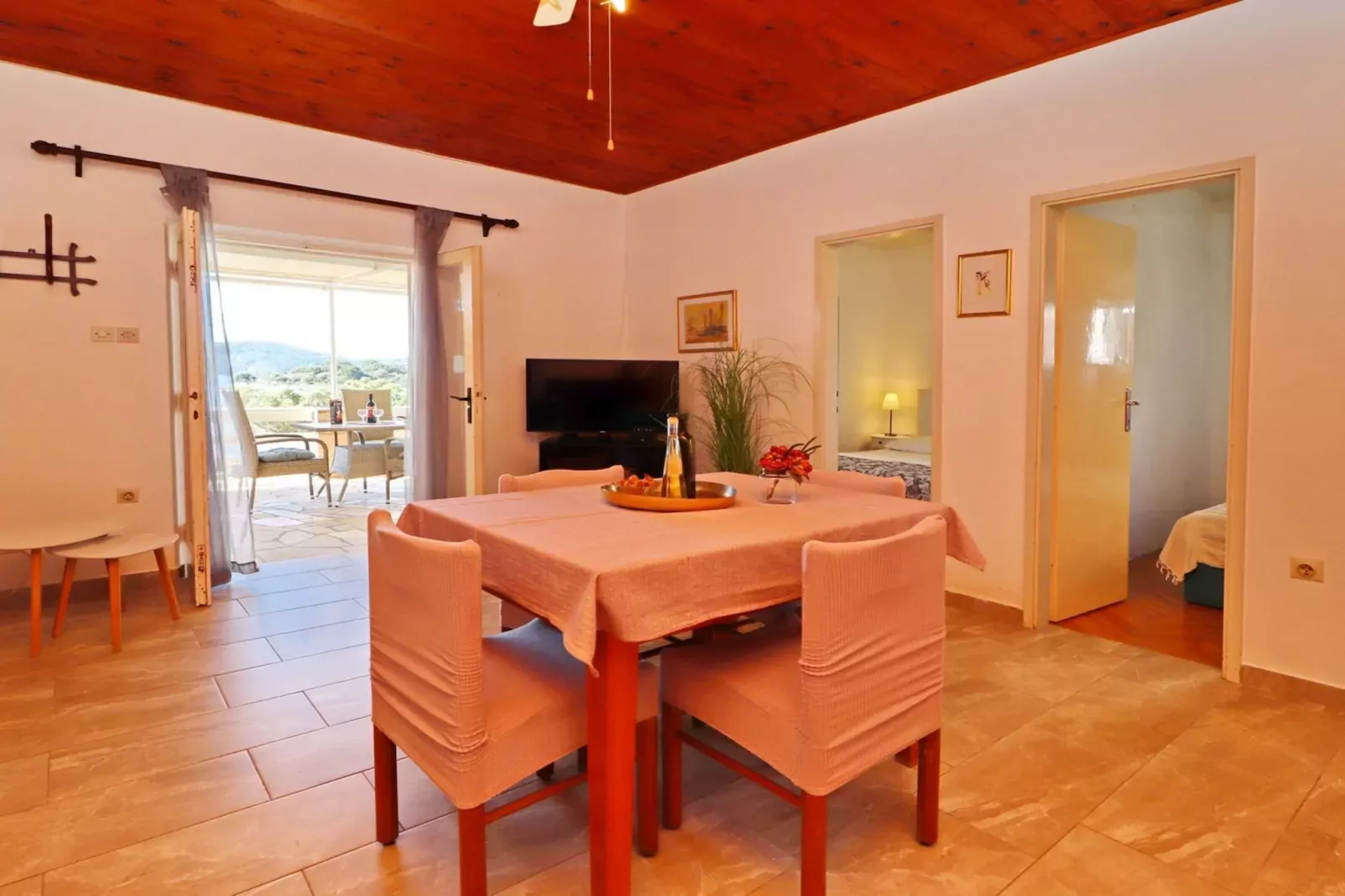 Holiday Home Neda-Three Bedroom Holiday Home with Terrace and Sea View-Salle à manger