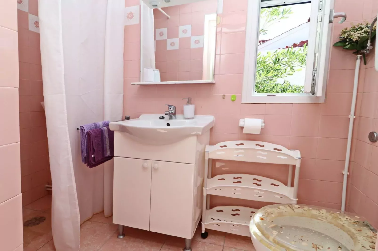 Holiday Home Neda-Three Bedroom Holiday Home with Terrace and Sea View-Salle de bain