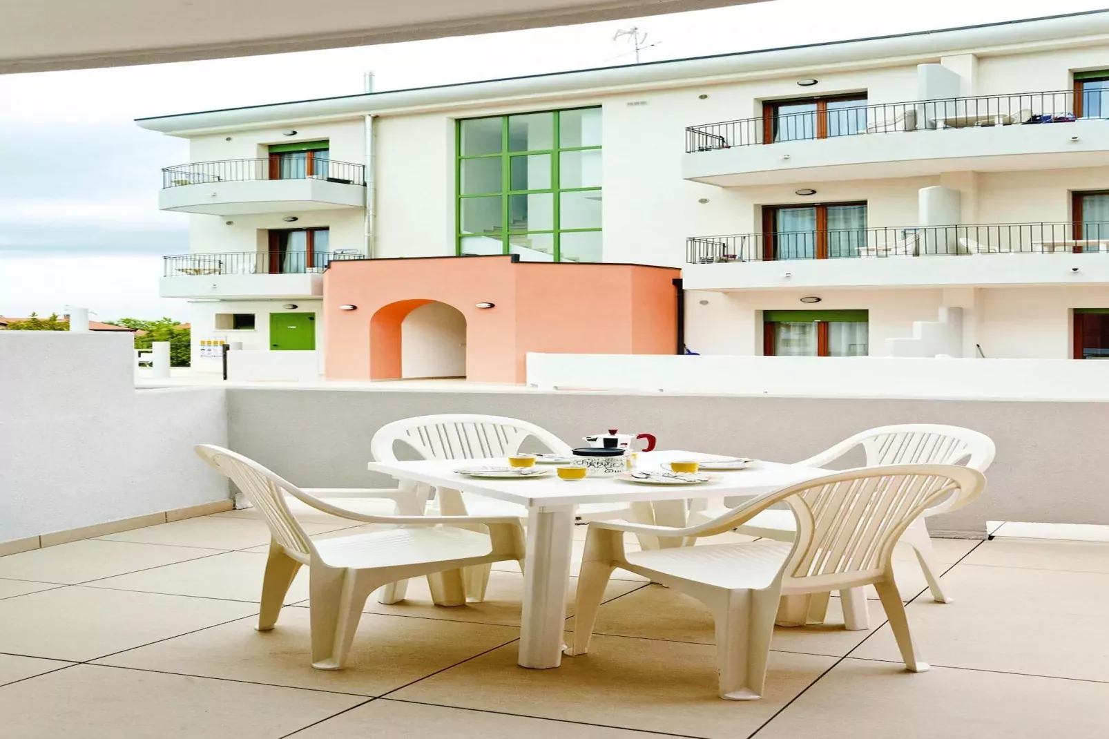 Holiday resort Galeria Gran Madó, Caorle-Bilocale Tipo B-Terrassenbalkon