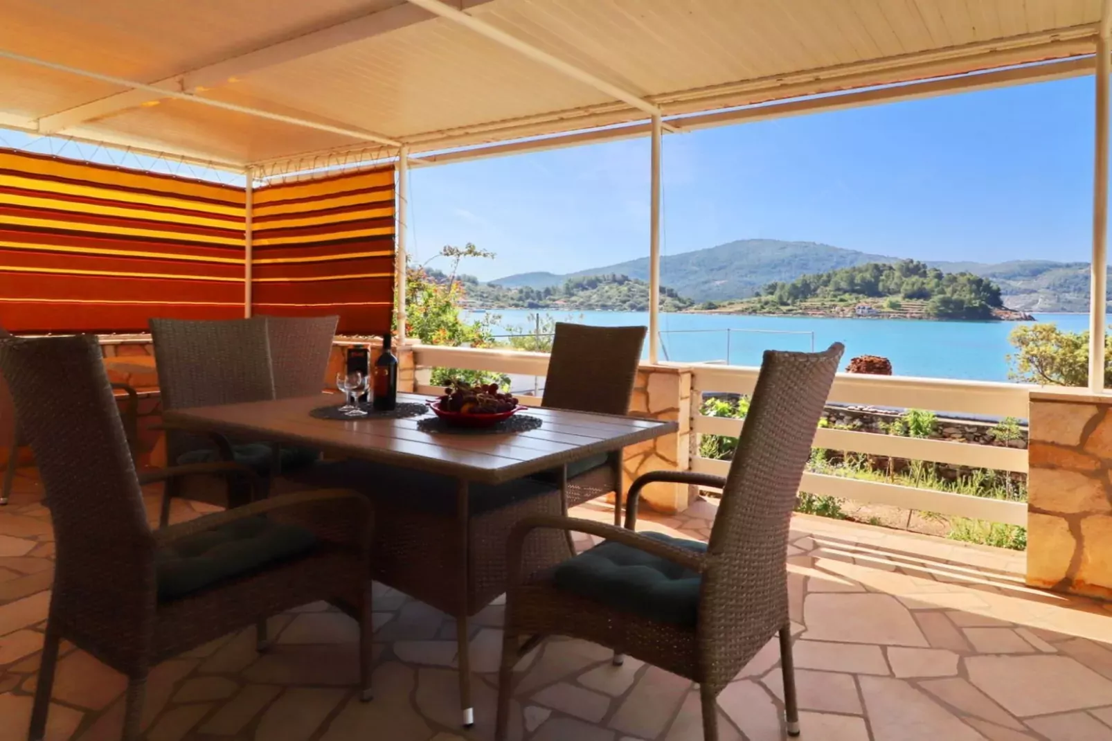 Holiday Home Neda-Three Bedroom Holiday Home with Terrace and Sea View-Terrasse
