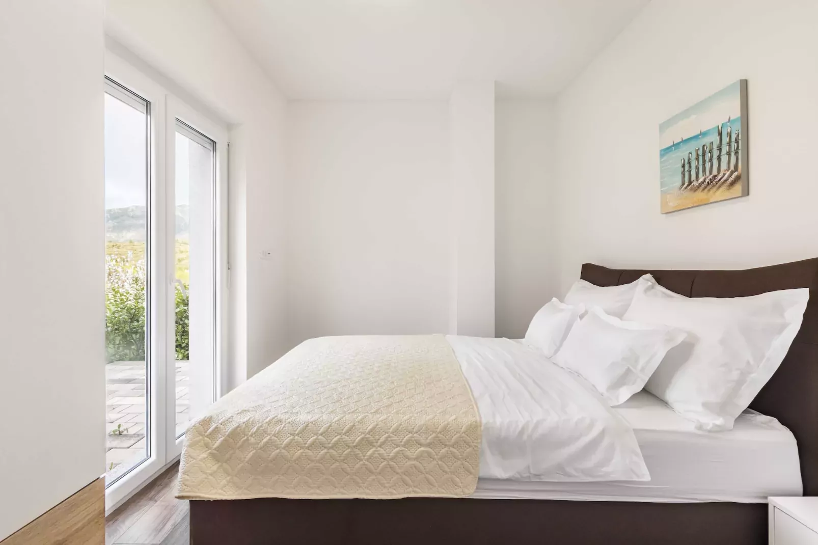 Apartments Villa Salona Sky - Comfort Two Bedroom Apartment with Balcony (1)-Schlafzimmer