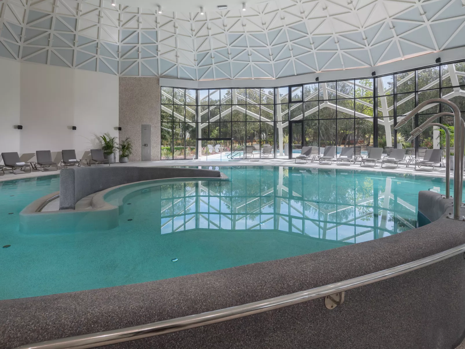 Luxury Beachfront Villa Porto Bus-Inside