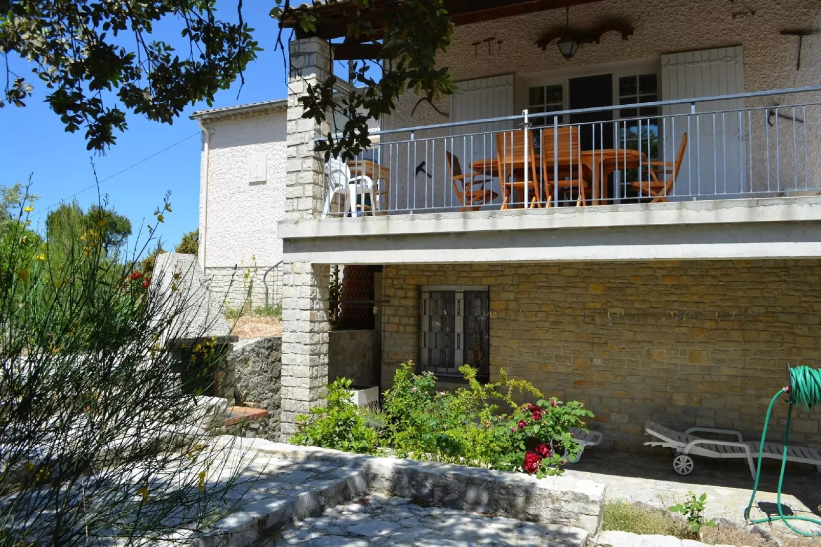 Villa les Combettes-Exterior summer