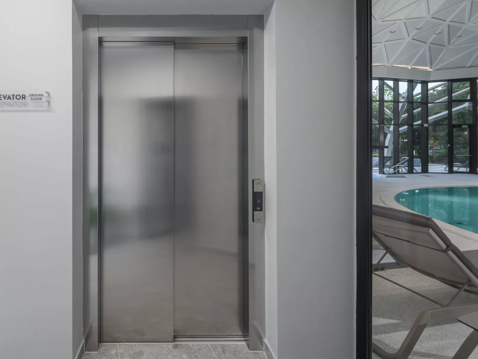 Luxury Beachfront Villa Porto Bus-Inside
