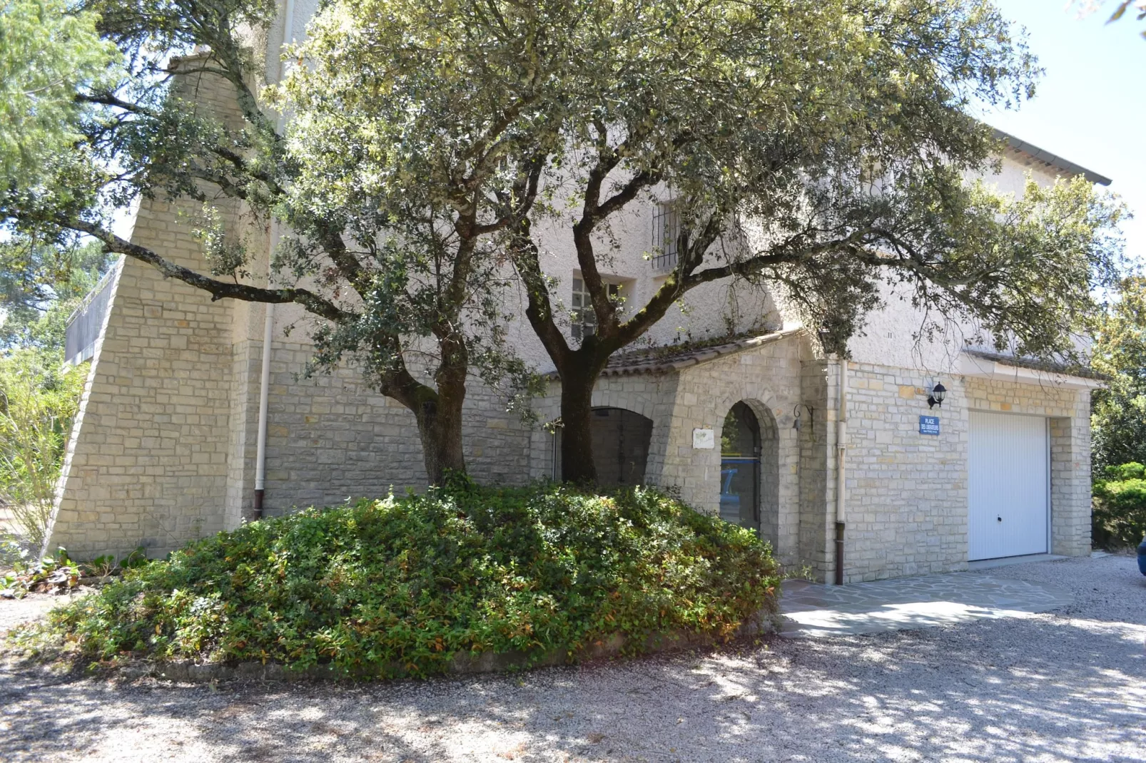 Villa les Combettes-Exterior summer