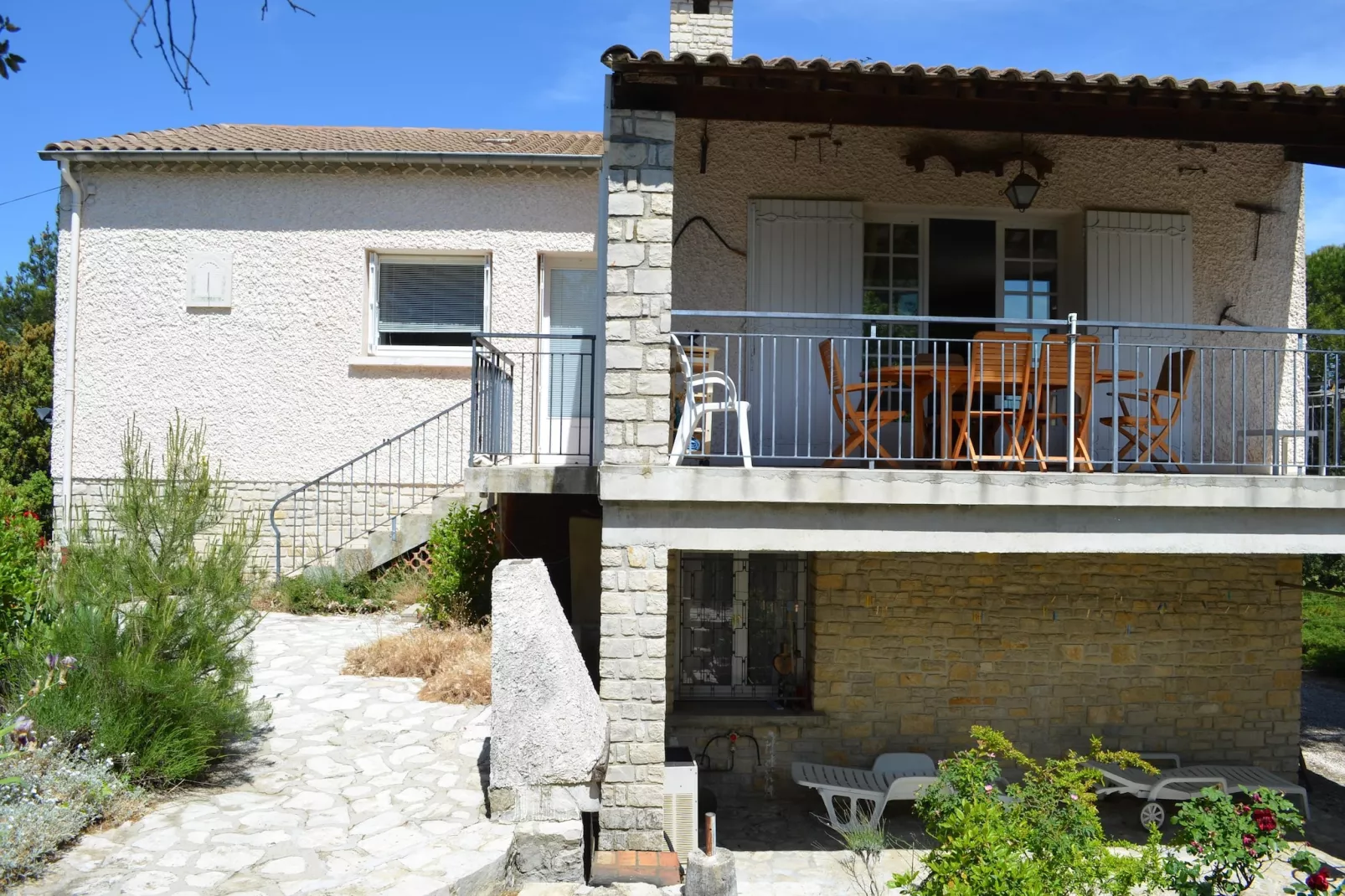 Villa les Combettes-Exterior summer