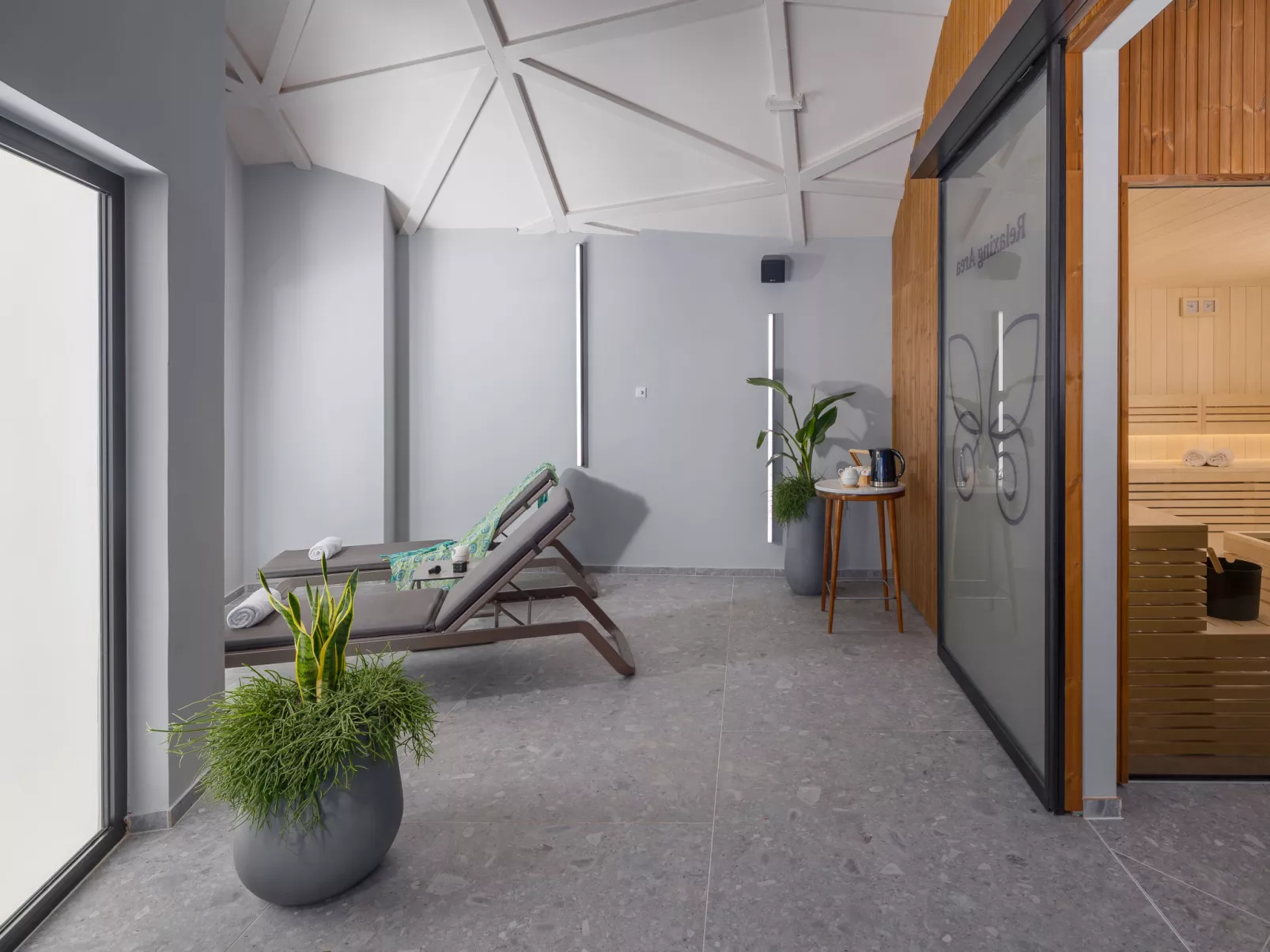 Luxury Beachfront Villa Porto Bus-Inside