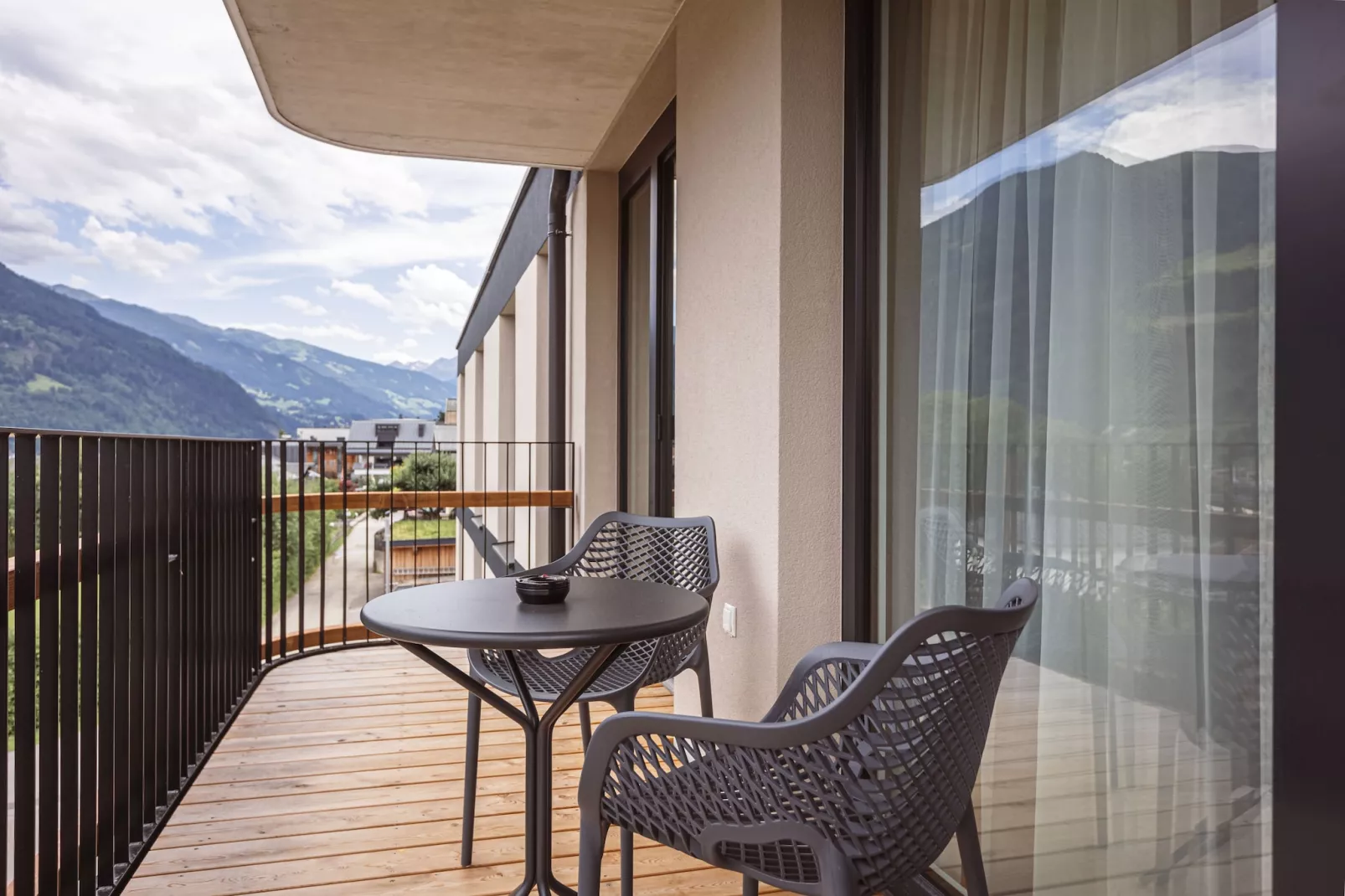 Zillertal Suites 10-Terrace balcony