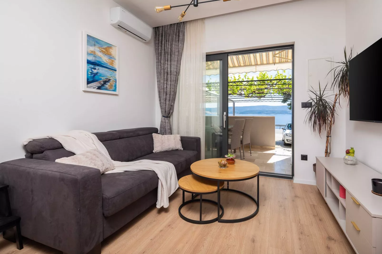 Apartments Tomas - One bedroom Apartment with Balcony and Sea View (A1)-Living room
