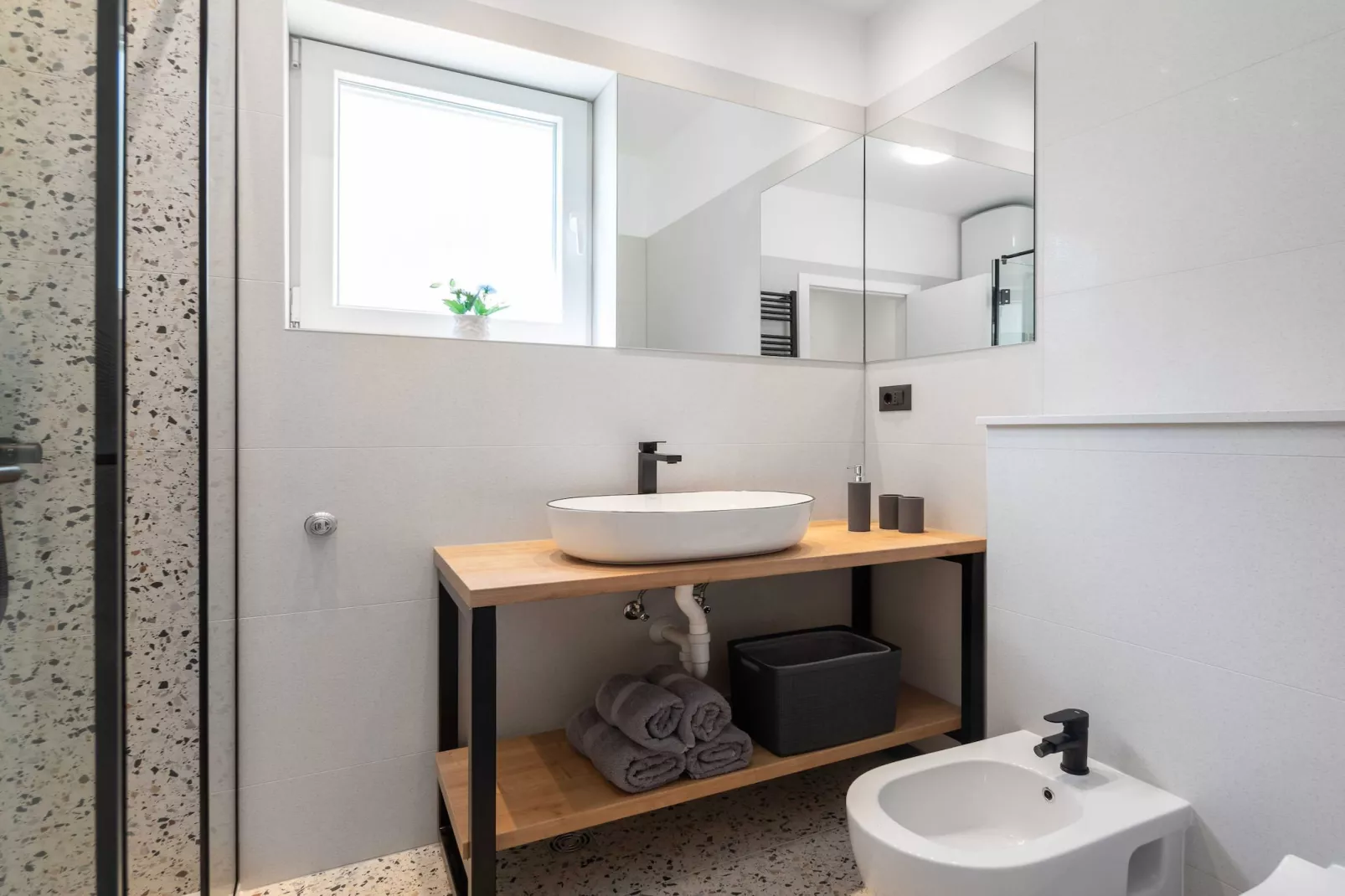 Apartments Tomas - One bedroom Apartment with Balcony and Sea View (A1)-Bathroom