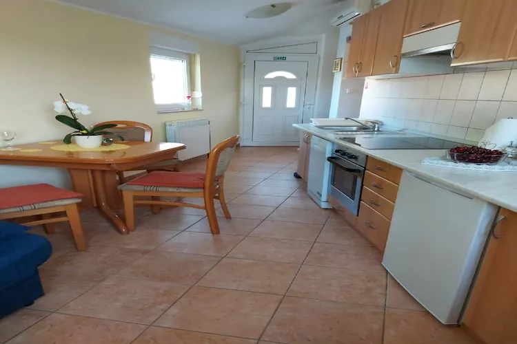Apartment Luka - One Bedroom Apartment with Balcony and Sea View-Kitchen