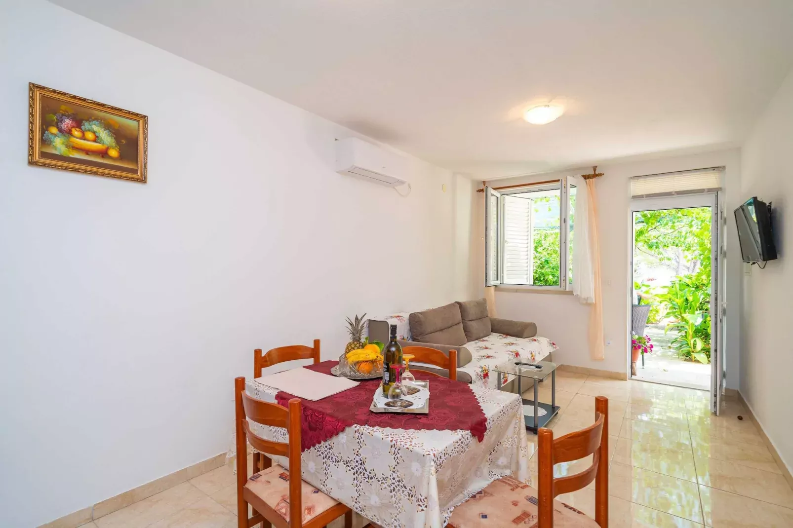 Apartments Zarac - One Bedroom Apartment with Terrace-Indoor