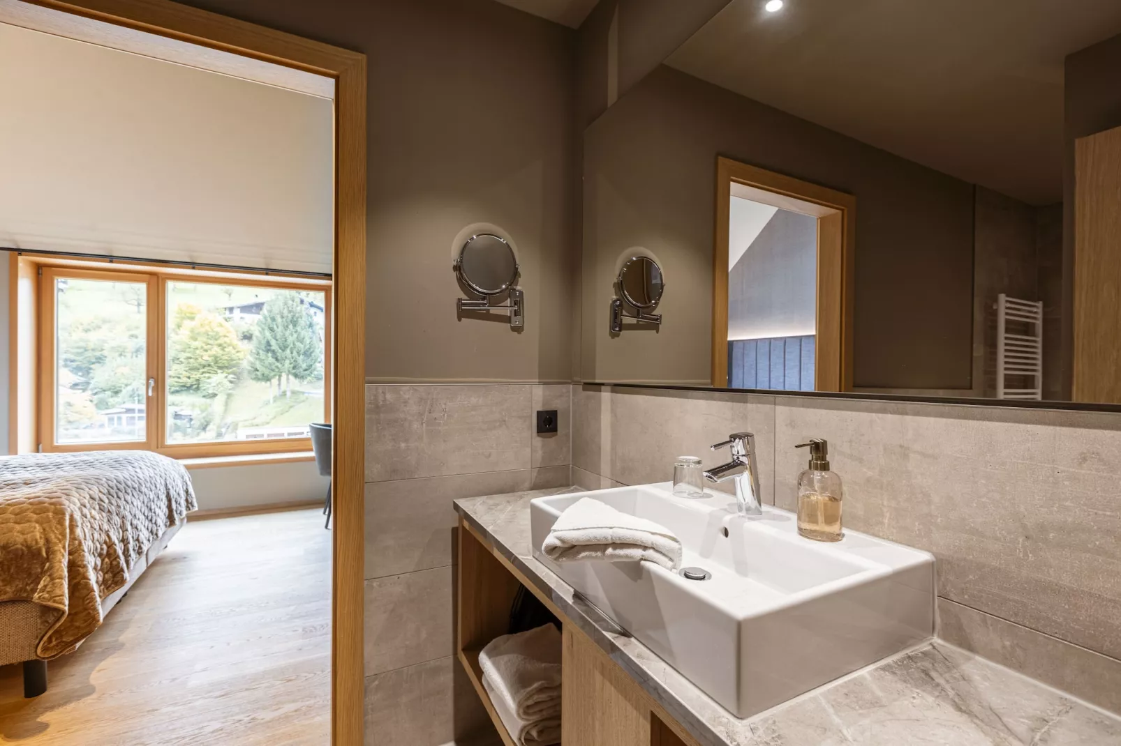 Montafon Suites Schruns 03-Bathroom