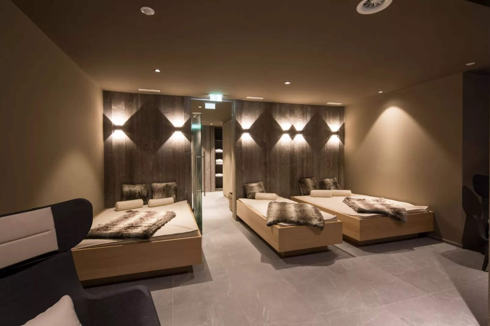 Montafon Suites Schruns 04-Bedroom