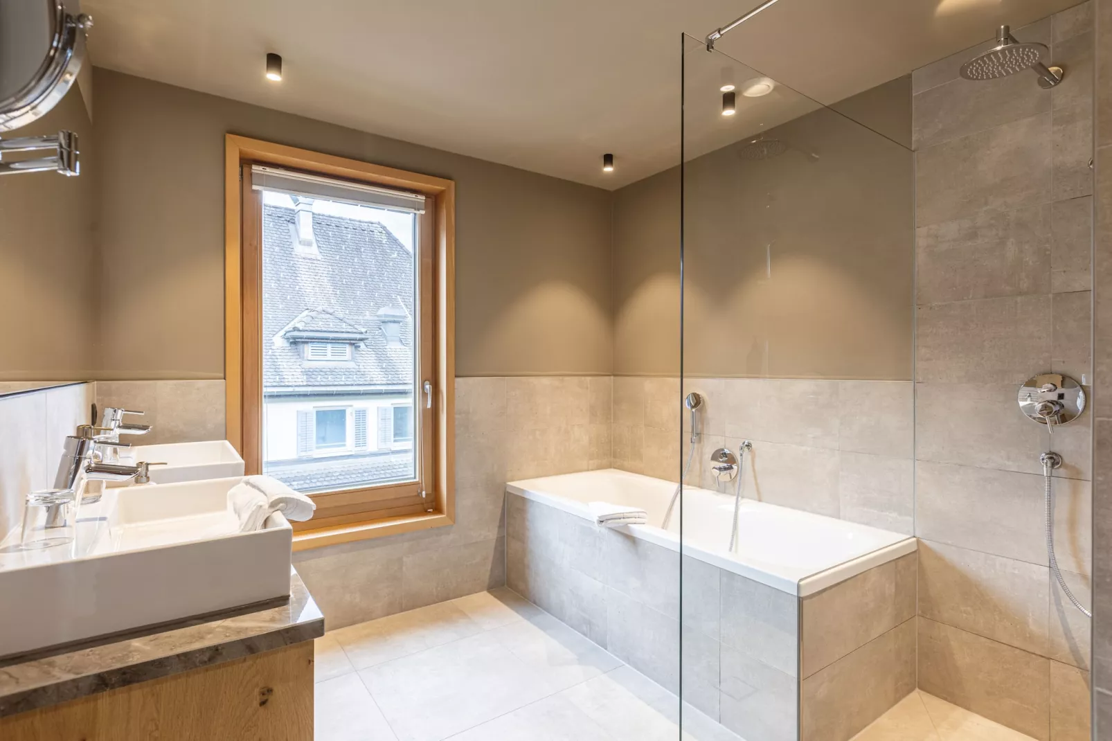 Montafon Suites Schruns 05-Bathroom