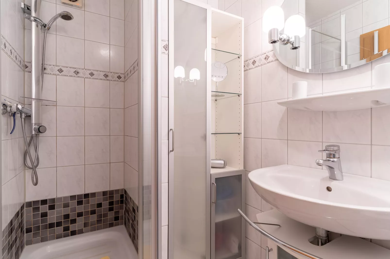 Haus Deichsfenne - Wohnung 1 / 2 Personen-Badezimmer
