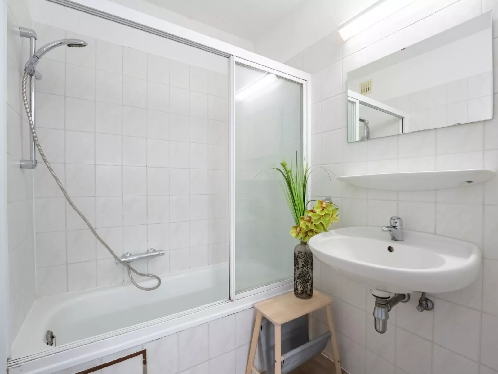 Sirius with parking and shared pool-Inside