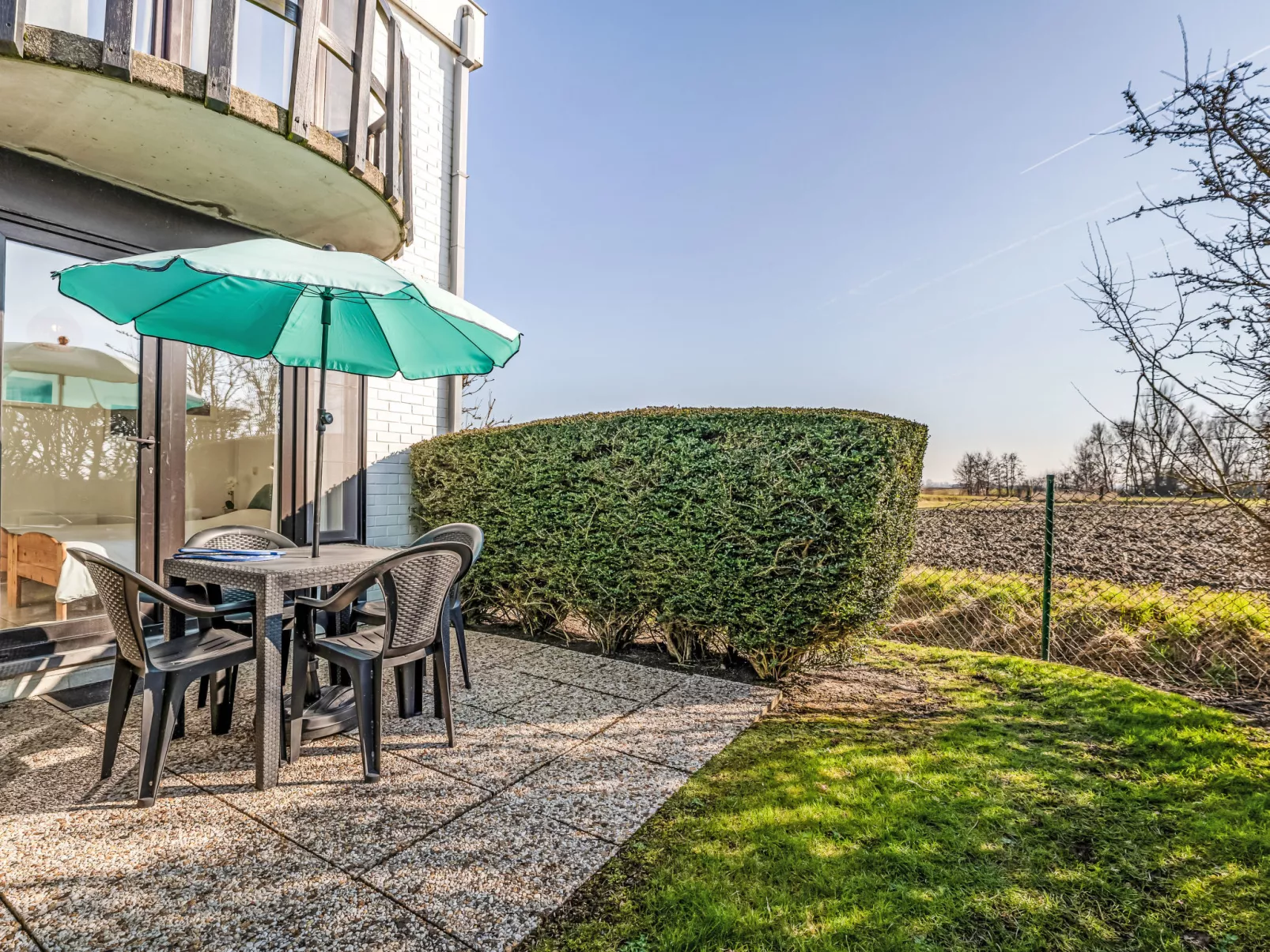 Sirius with parking and shared pool-Outside