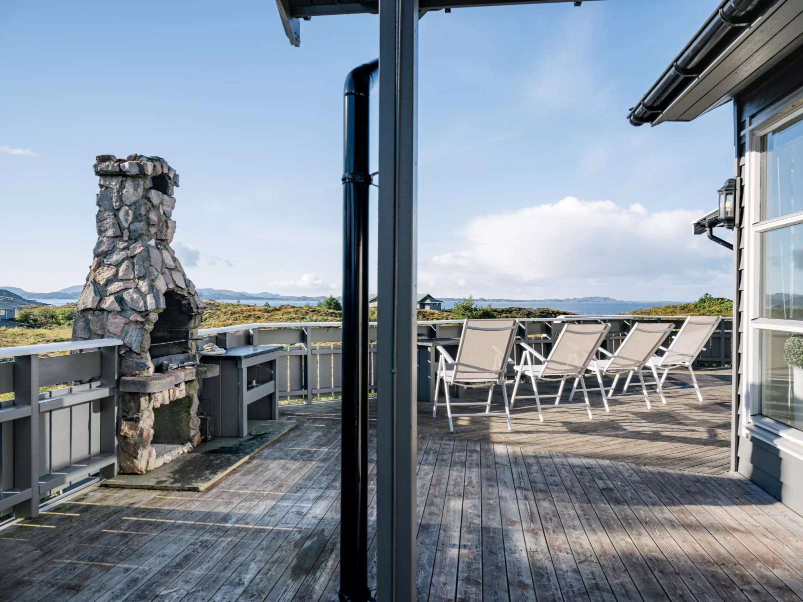 Sjøbuvågen-Outside