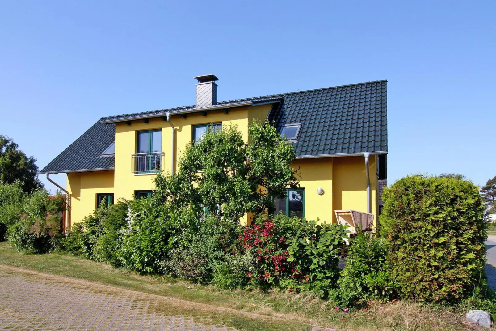 Doppelhaushälfte in Neuendorf-Exterior summer