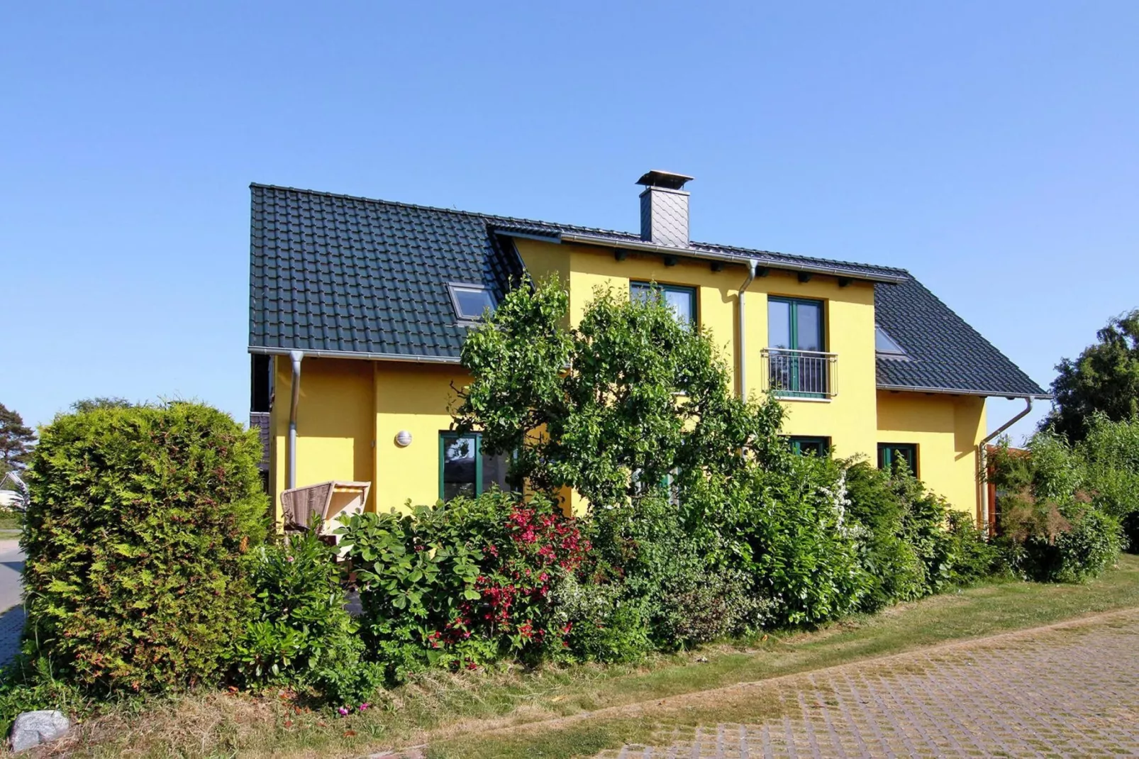 Doppelhaushälfte in Neuendorf-Exterior summer