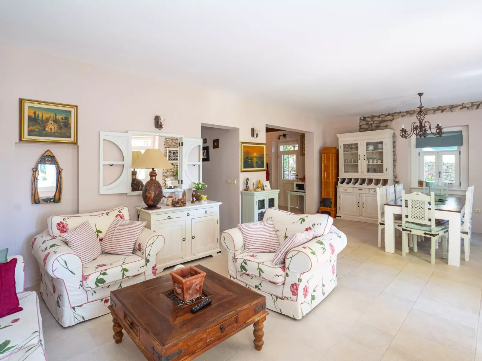 Villa Mo-Re - Inside