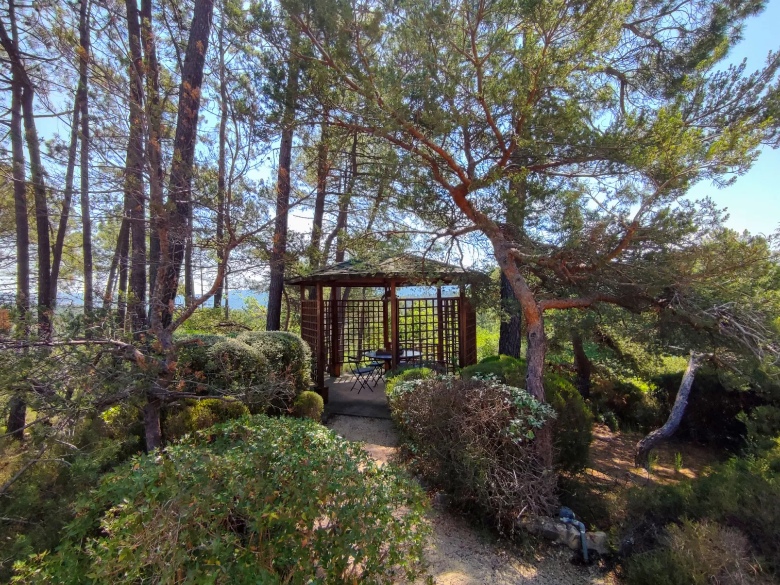 La Tourelle des Ocres-Outside
