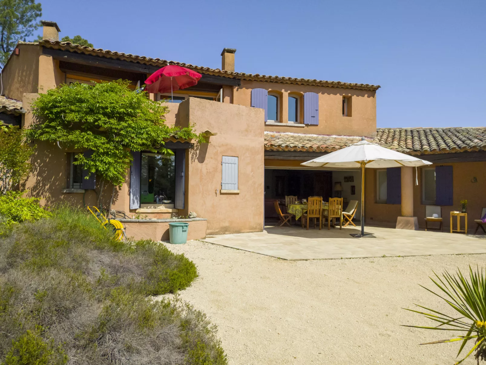 La Tourelle des Ocres-Outside