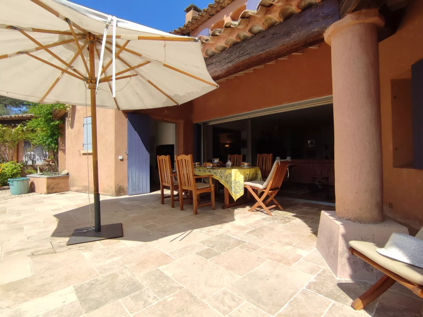 La Tourelle des Ocres-Outside