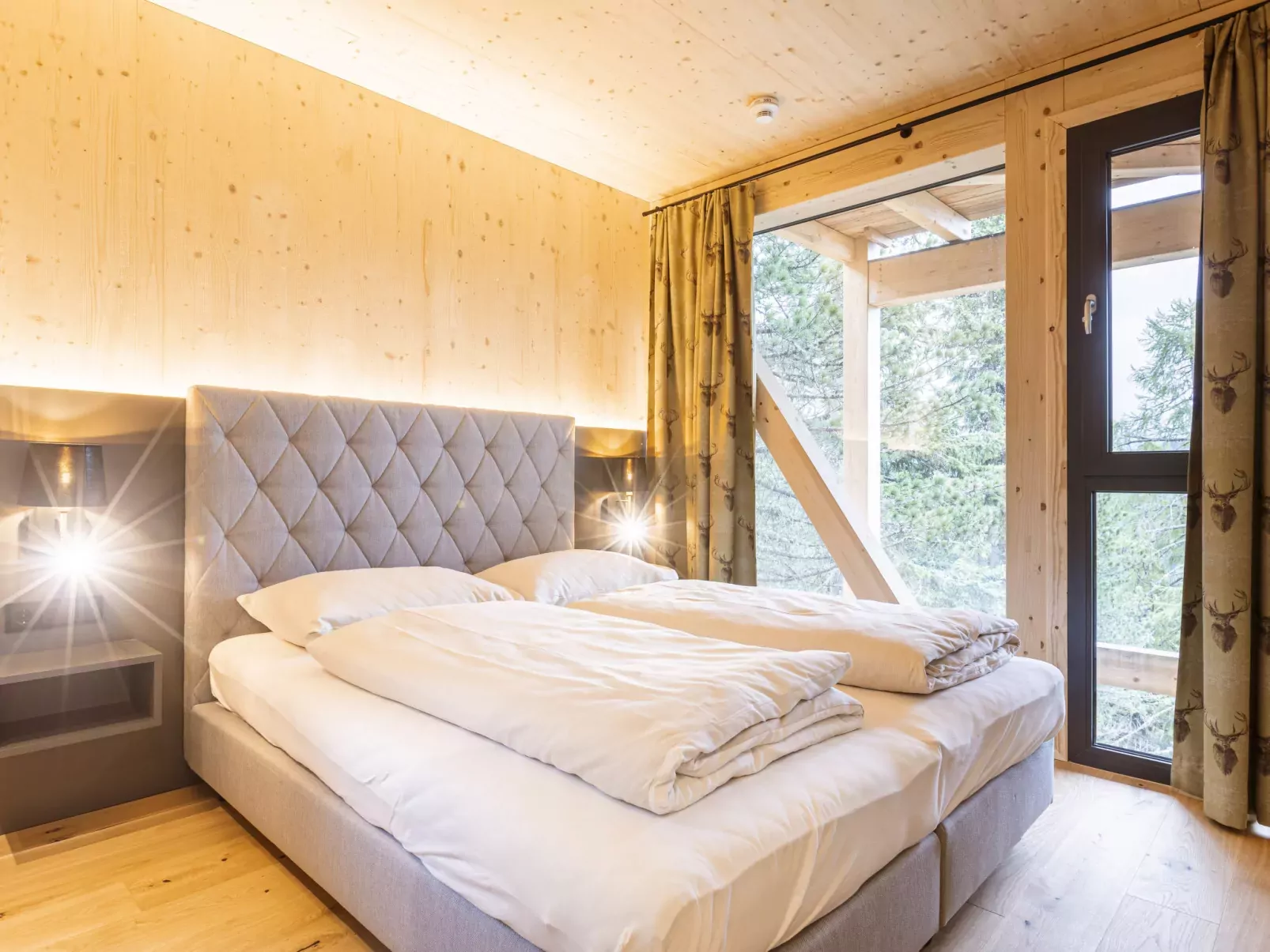Superior #23 with Sauna & Hot Tub-Drinnen