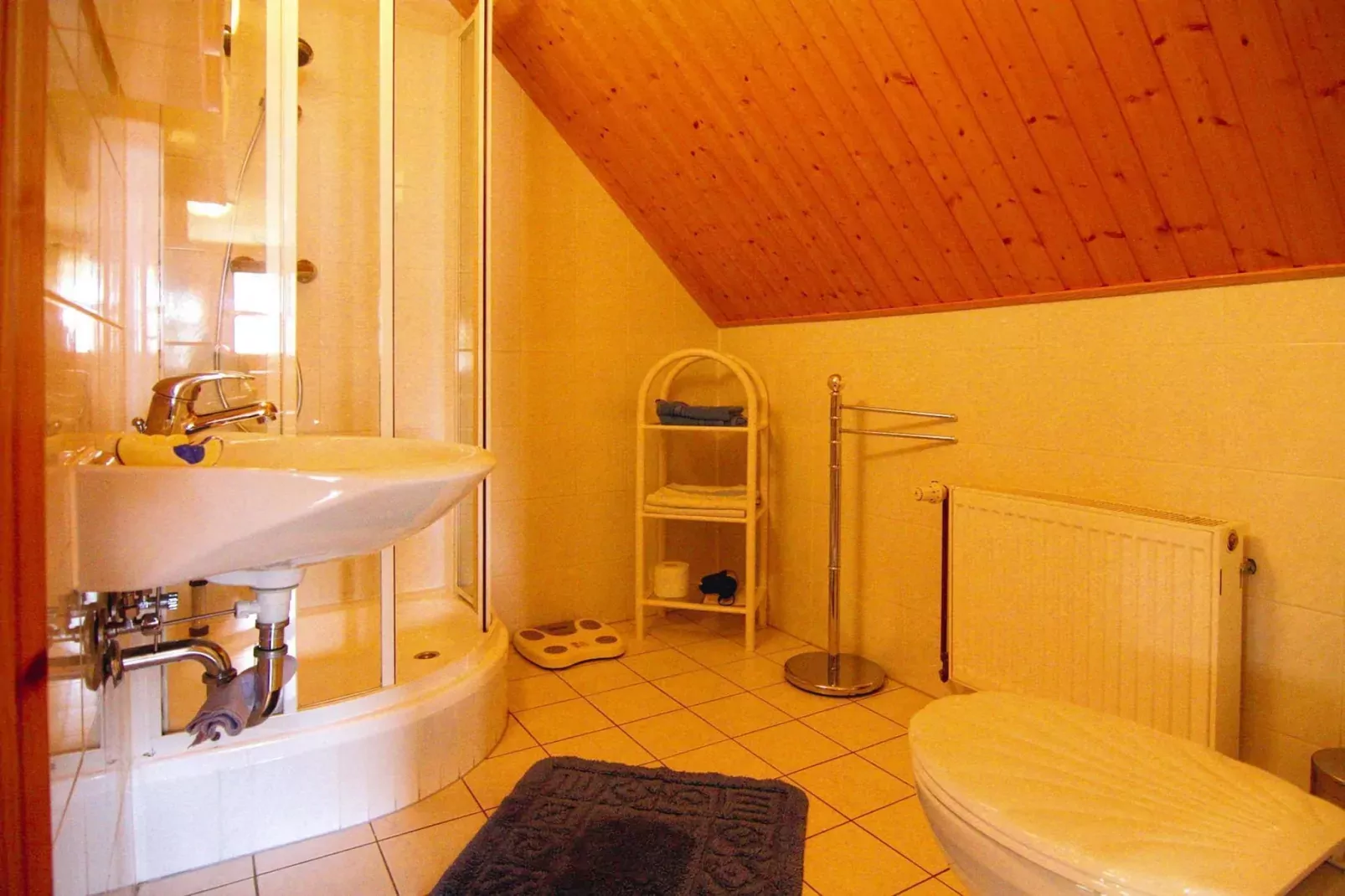 Ferienwohnung Wieck am Darß Ferienwohnung Lange-Bathroom