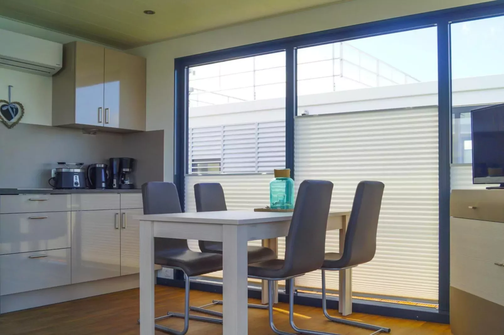 Houseboat Floating House "Luisa", Ribnitz-Damgarten-Luisa, 44 qm-Dining room