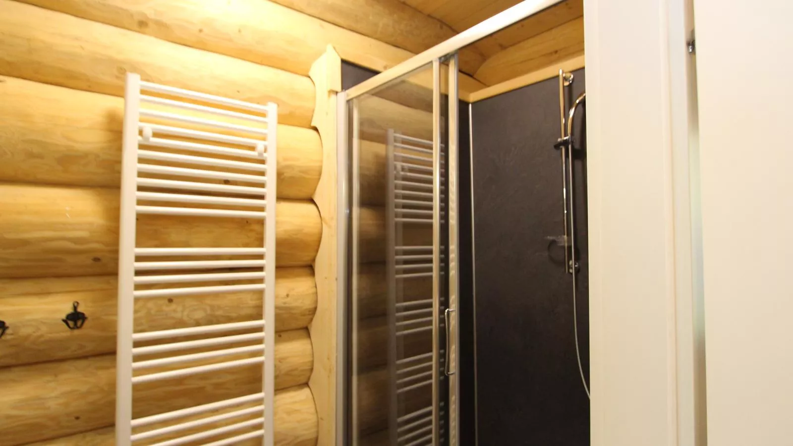 Jenig 5A-Badezimmer
