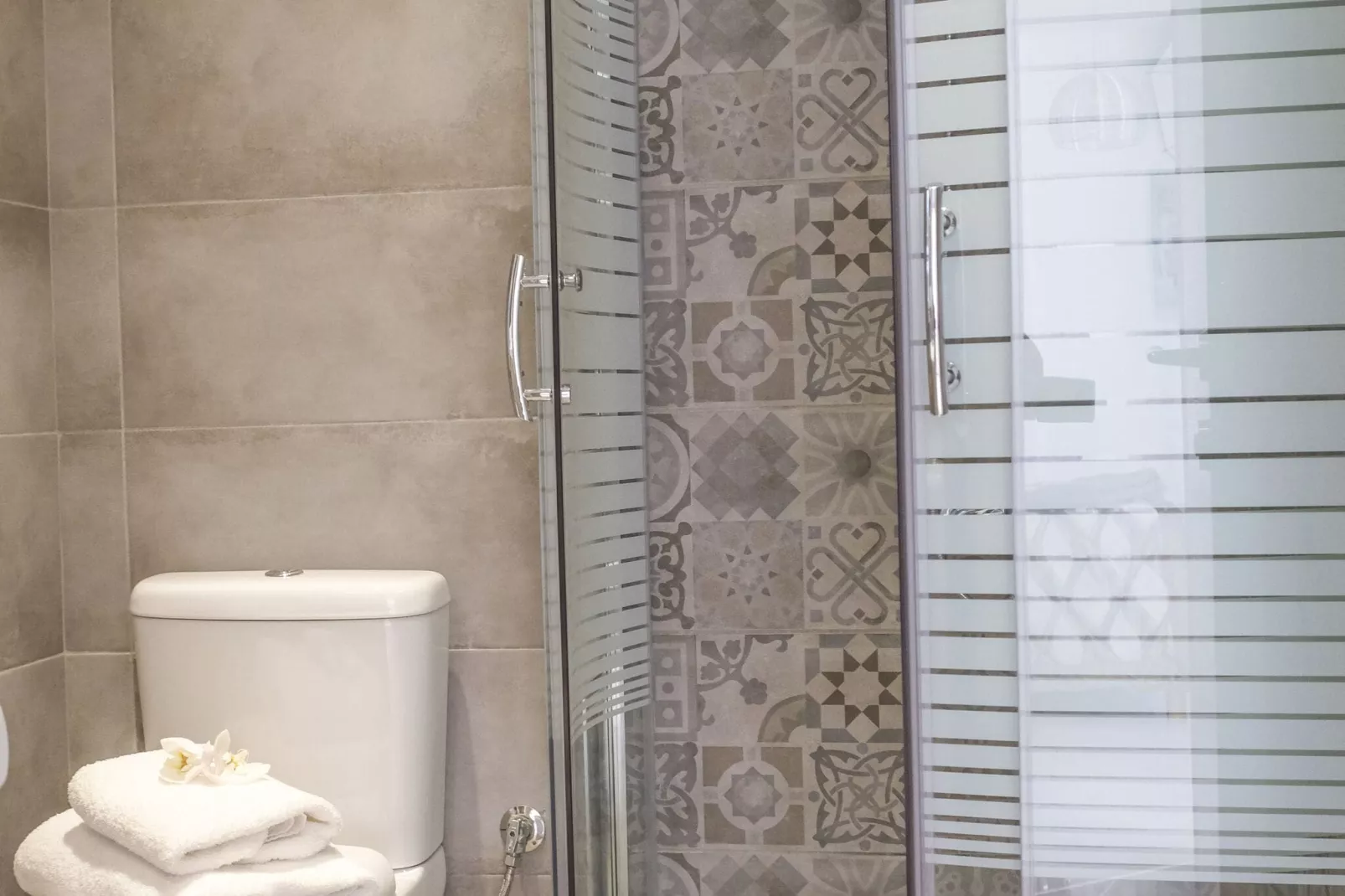 Holiday residence Acrotel Athena Villas, Elia Beach-Maisonette-Badezimmer