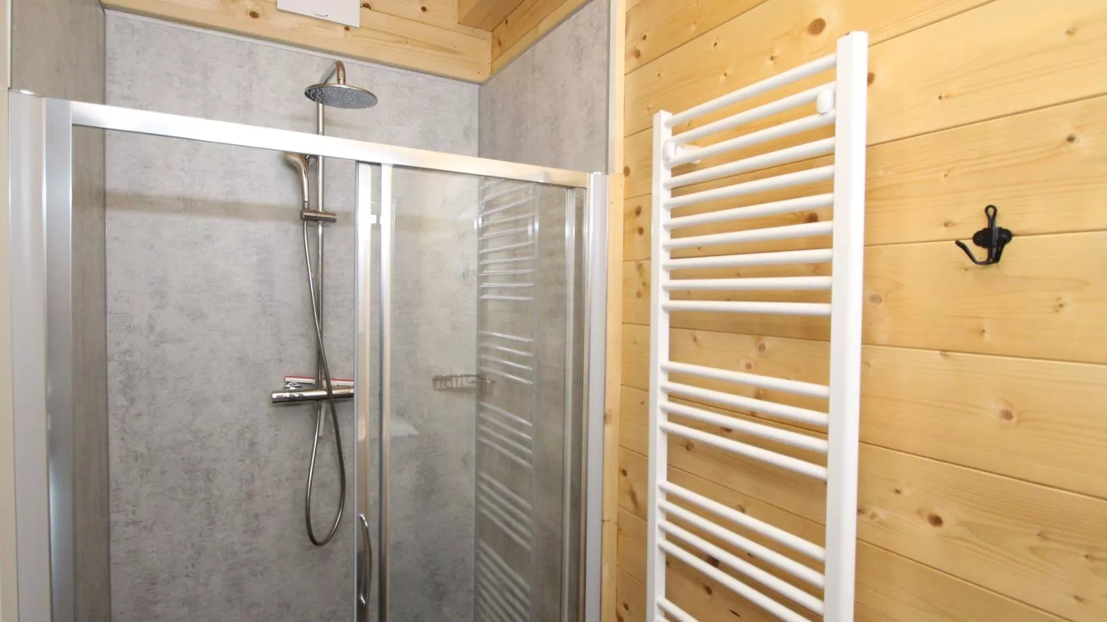 Rattendorf 3B-Badezimmer