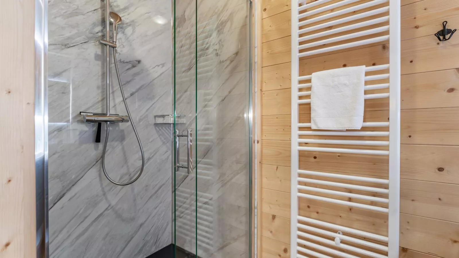 Rattendorf 3B-Badezimmer