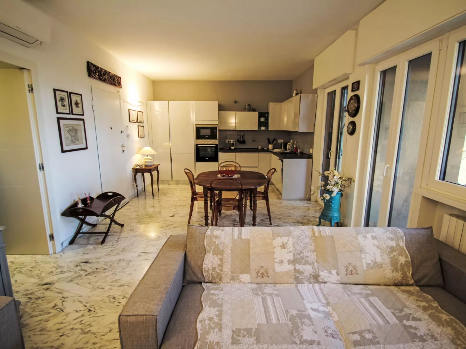 Terrace-Inside