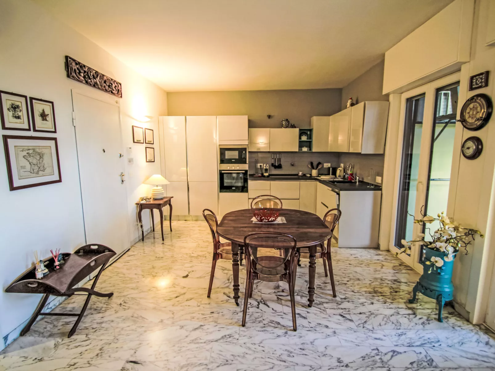 Terrace-Inside