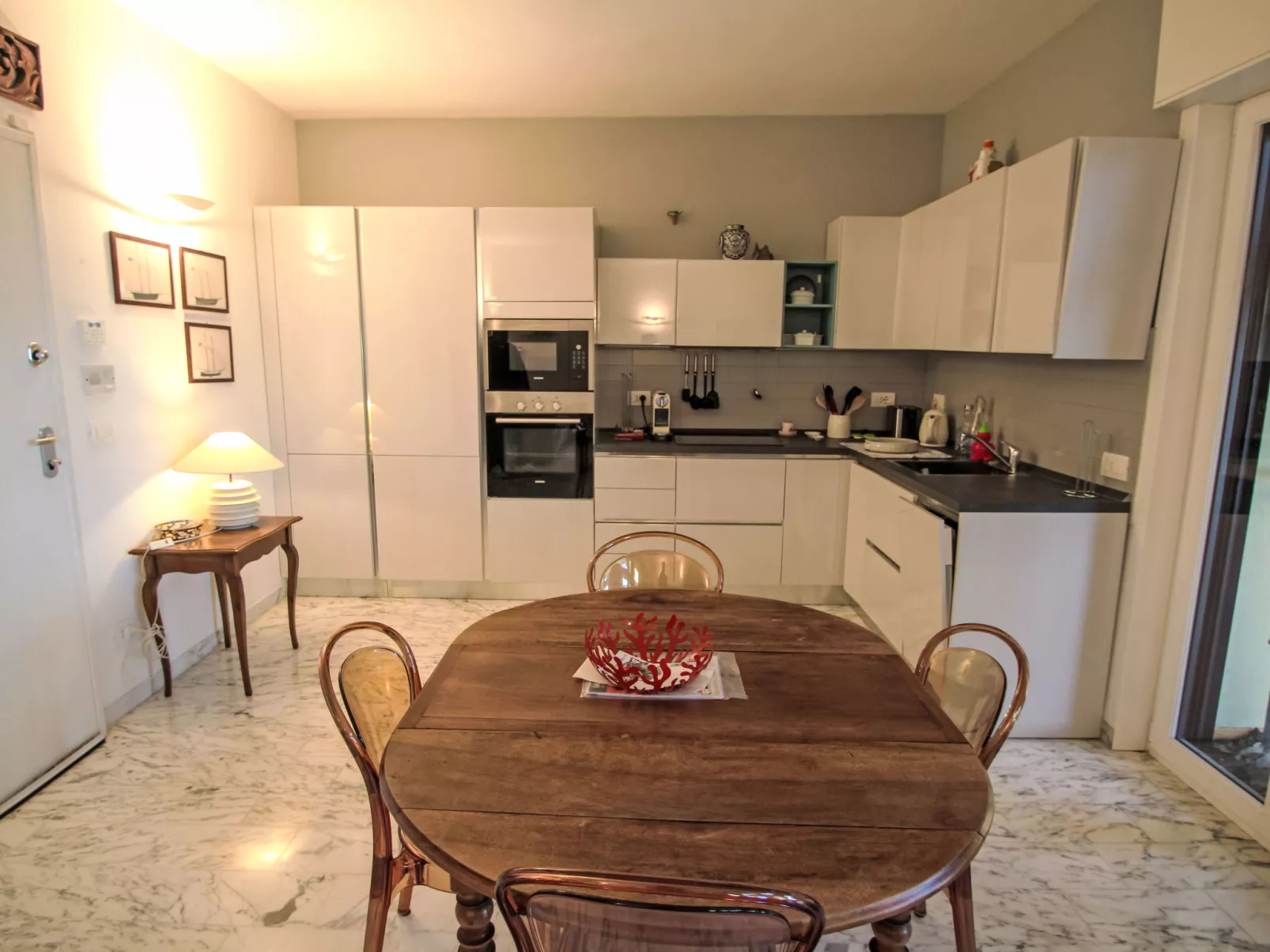 Terrace-Inside