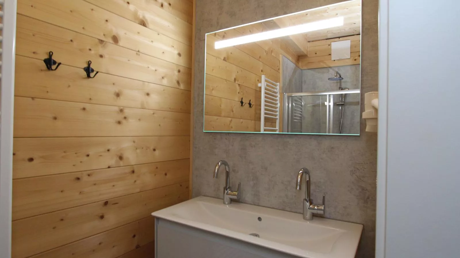 Rattendorf 14A-Badezimmer