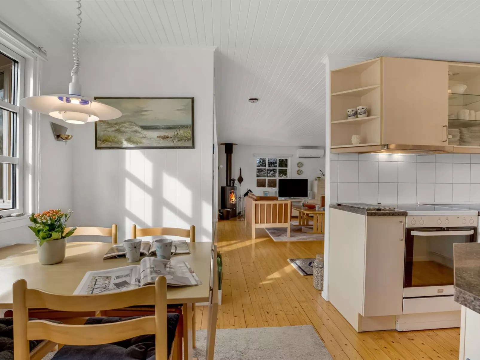 "Andrine" - 100m from the sea-Drinnen